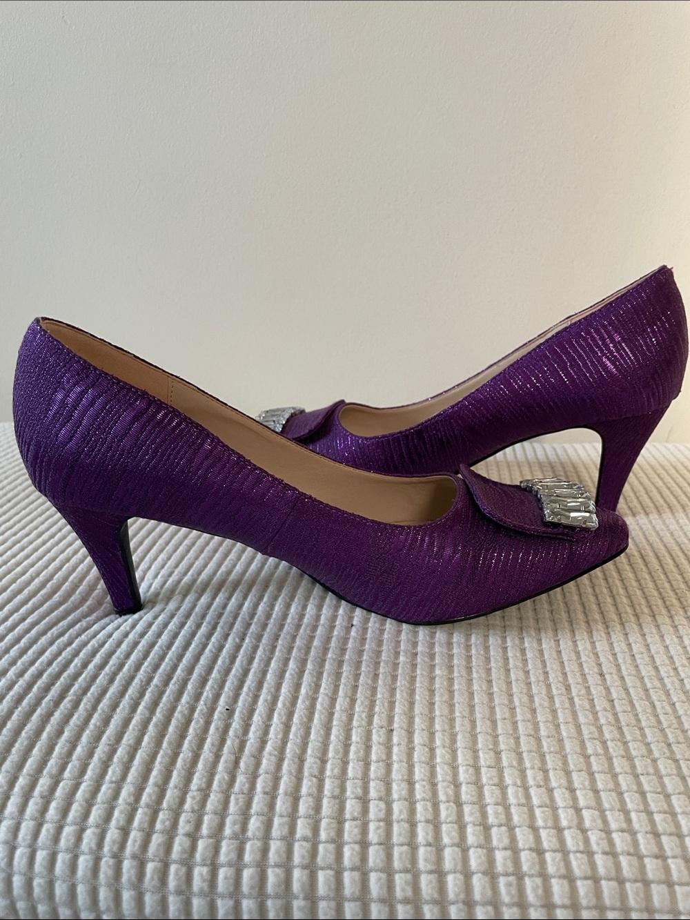 Midnight Velvet Purple Pointed Toe Pumps with Crystal Accents Size 8 Evening - Picture 3 of 5